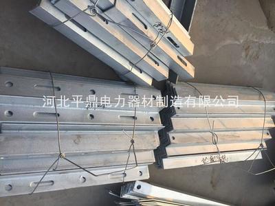 角铁横担L63*6*1500 电力金具 正担 10KV铁附件图片_高清图_细节图-河北平鼎电力器材制造 -